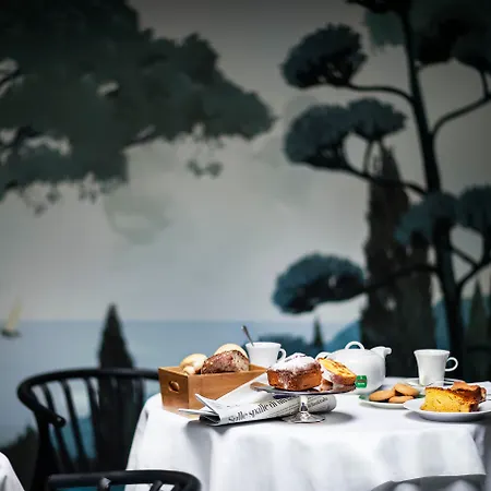 Plaza E De Russie - Relais & Chateaux Hotel 5*