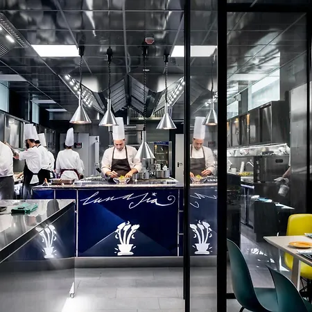 Plaza E De Russie - Relais & Chateaux