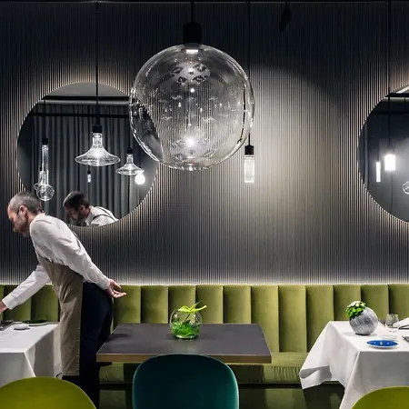 Plaza E De Russie - Relais & Chateaux