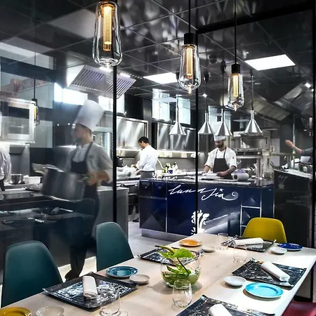 Plaza E De Russie - Relais & Chateaux Otel 5*