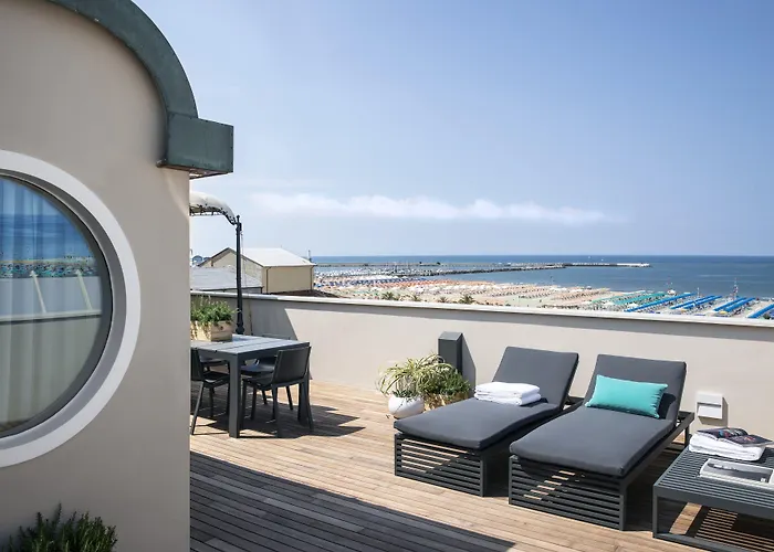 Plaza E De Russie - Relais&châteaux Hotel