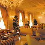 Plaza E De Russie - Relais & Chateaux Szálloda 5*