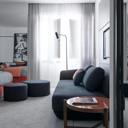 Hotell Plaza E De Russie - Relais & Chateaux 5*