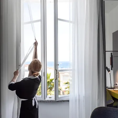 Otel Plaza E De Russie - Relais & Chateaux 5*