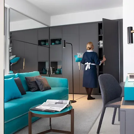 Plaza E De Russie - Relais & Chateaux Hotel