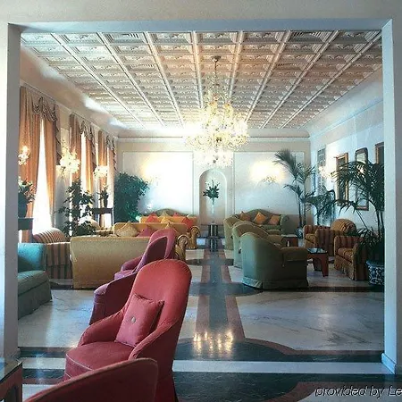 Hotell Plaza E De Russie - Relais & Chateaux