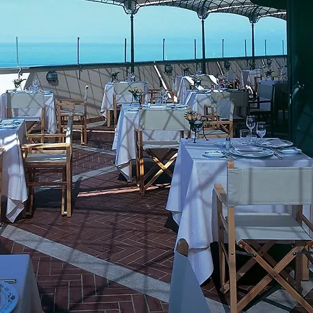 Plaza E De Russie - Relais & Chateaux Hotell 5*