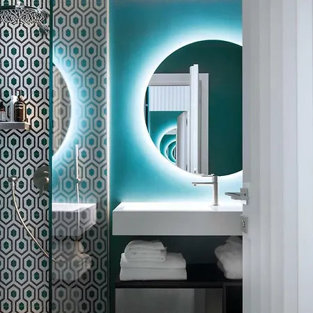 Otel Plaza E De Russie - Relais & Chateaux 5*
